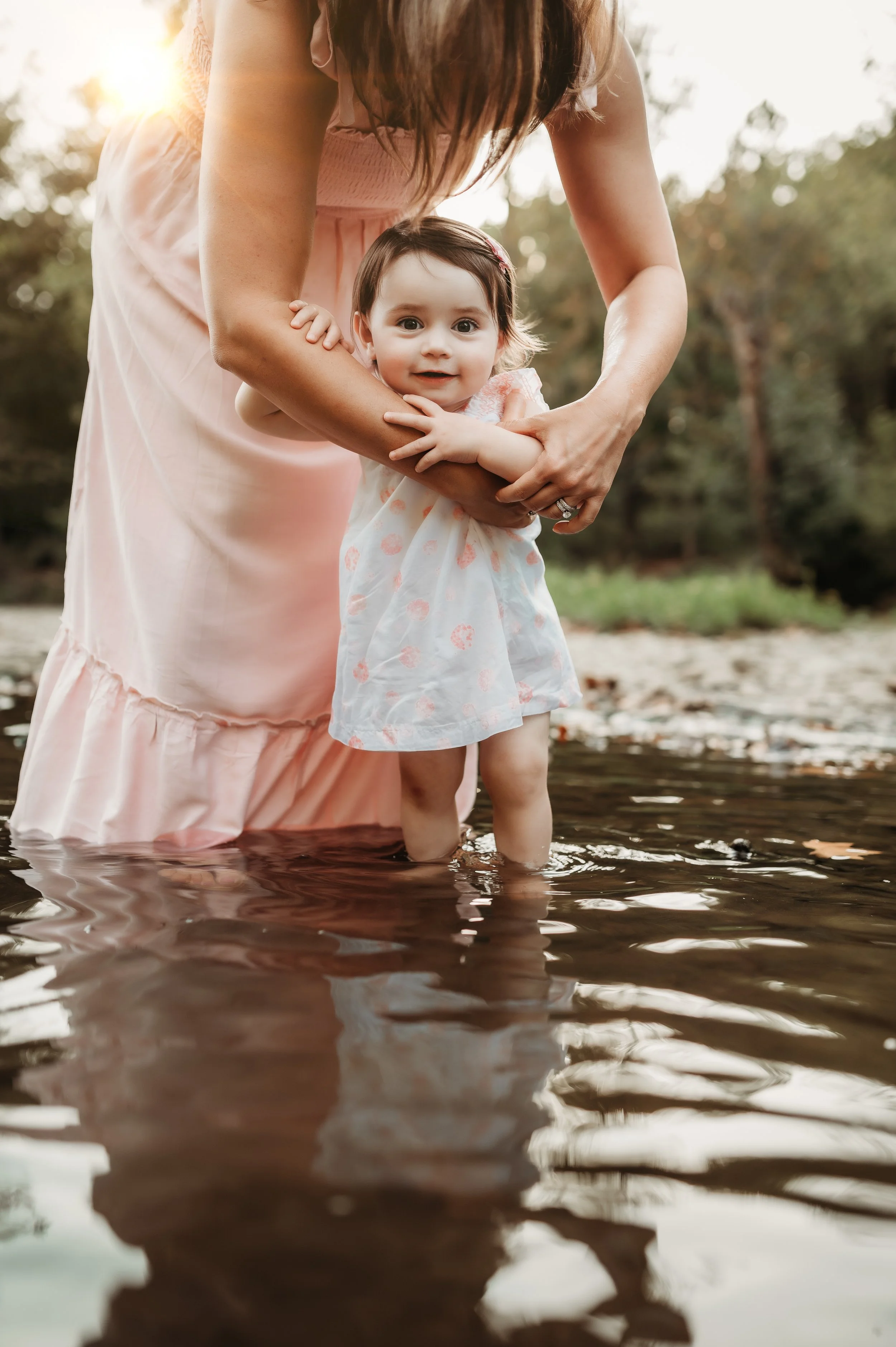 Creek Mini Sessions | Fun & Natural Outdoor Family Photography in